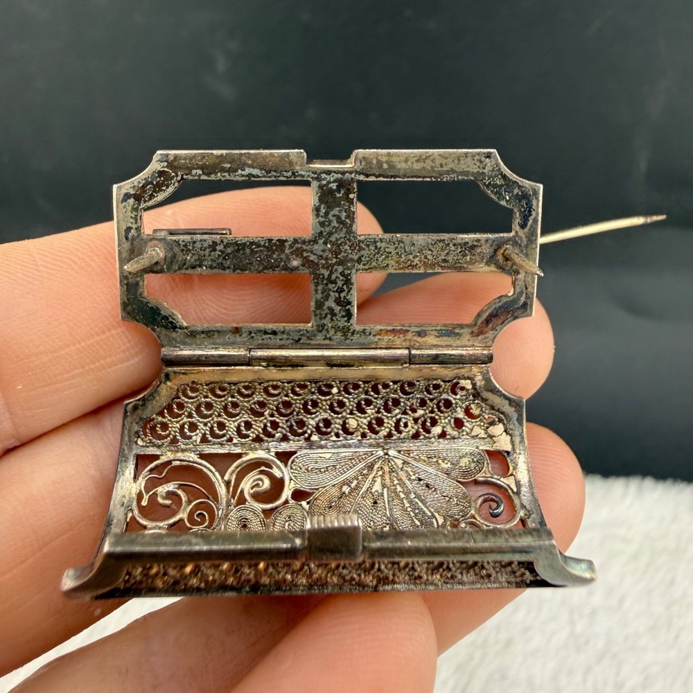 Vintage Sterling Silver Brooch Vinaigrette Japanese Export - Picture 5 of 13